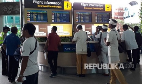 Otoritas Bandara Internasional I Gusti Ngurah Rai memastikan seluruh penumpang rute internasional dan domestik yang sempat tertunda setelah erupsi ketiga Gunung Agung Sabtu (25/11) malam telah diberangkatkan Ahad (26/11) pagi.