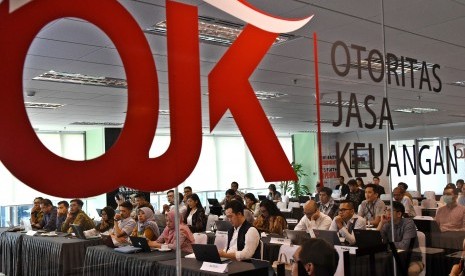 Otoritas Jasa Keuangan (OJK). Industri jasa keuangan merespons kebijakan-kebijakan OJK dalam bidang keuangan berkelanjutan tersebut. Seperti penerbitan Global Sustainability atau Green Bond 