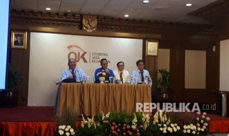 Otoritas Jasa Keuangan (OJK) menggelar diskusi mengenai financial technology (fintech) di Jakarta, Senin, (4/6).