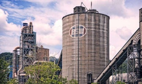 Bosowa cement plant in Maros, Makassar (illustration)