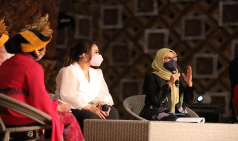 Pada acara The Inaugurations of Womenpreneurs Indonesia Networks (WIN) ini, Melati Erzaldi didaulat menjadi panelis bersama entrepreneurship panel lainnya seperti Tri Hanirita Chairwoman Indika Investindo Holding Company, Maharani Kemala CEO of Urban Company, Wiwin D. Herawati Director of Program Alignment WIN, yang merupakan pemilik Si Cepat.