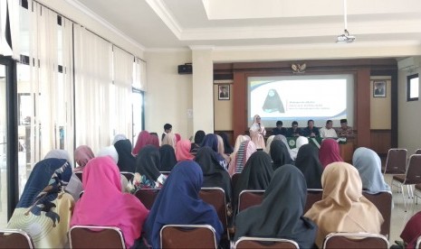 Pada Ahad (6/10), para Penerima Manfaat (PM) Bakti Nusa menggelar talkshow kepemudaan “How To Be An Inspiring Leader” dengan tema “Berprestasi untuk Negeri, Wujudkan Magelang Gemilang”. Acara ini dihelat di Rektorat Universitas Muhammadiyah Magelang. 