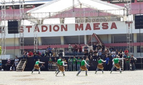 Pada hari kedua pelaksanaan Jambore Pemuda Indonesia (JPI), Sabtu (2/11), para peserta dari 34 provinsi di Indonesia ini mengikuti kegiatan lomba Poco-Poco.