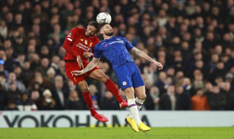 pada laga putaran kelima Turnamen Piala FA antara Chelsea dan Liverpool di Stamford Bridge, Rabu (4/3).