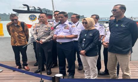 Pada perhelatan Angkutan Lebaran Tahun 2024 ini, PT ASDP Indonesia Ferry (Persero) memastikan kesiapan prasarana dan sarana penyeberangan, khususnya di 8 lintasan terpantau nasional pada periode Angkutan Lebaran 2024, dimana secara total tercatat 51 dermaga dan 215 unit kapal siap melayani perjalanan mudik tahun ini.