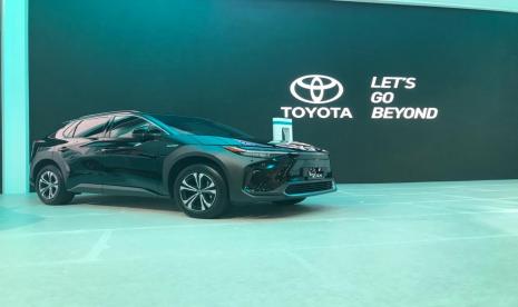 Pada perhelatan Gaikindo Indonesia International Auto Show (GIIAS) 2022, Toyota memperkenalkan mobil listrik Toyota bZ4X. Raksasa otomotif Jepang Toyota Motor Corp mengumumkan bahwa penjualannya pada periode Januari - November 2022 stabil dengan volume lebih dari 9,5 juta unit. Sementara penjualan di pasar lokal Jepang mengalami pelemahan 9,6 persen dibandingkan periode sama tahun lalu dengan hanya sekitar 1,7 juta unit kendaraan.