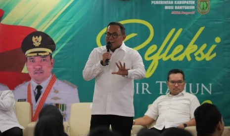 Pada Refleksi Akhir Tahun 2019 di Auditorium Pemkab Muba, Senin (30/12),  Bupati Muba Dodi Reza dan Wakil Bupati Muba Beni Herned dihadapan ratusan tokoh masyarakat, dan media nasional dan lokal menegaskan, dirinya tidak hanya fokus menggencarkan pembangunan saja. Namun, pembangunan tersebut harus diimbangi dengan pembangunan yang berkualitas dan berkelas.