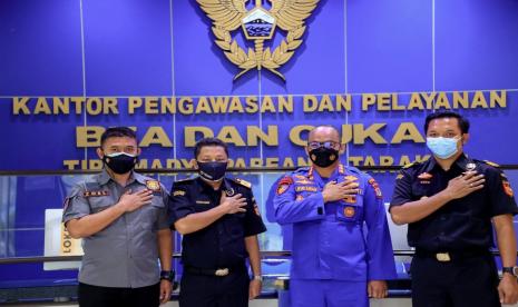 Pada Selasa (6/7), Kepala Kantor Bea Cukai Tarakan, Minhajuddin Napsah menerima kunjungan dari Direktur Polairud Polda Kaltara Kombes Pol. Bambang Wirawan dan Kasubdit Gakkum Kompol Zulkarnai di Kantor Bea Cukai Tarakan. 