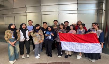 Paduan Suara Mahasiswa (PSM) Universitas Mercu Buana (UMB) yang meraih dua penghargaan di Malaysian Choral Eisteddfod International Choir Festival 2024. 