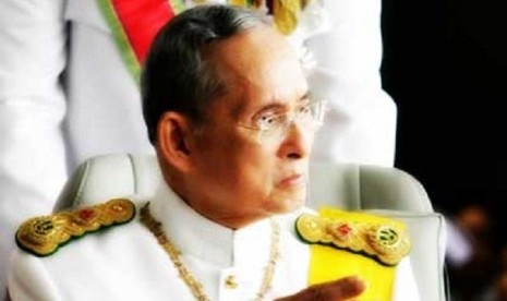 Paduka Yang Mulia Raja Bhumibol Adulyadej atau dikenal sebagai Raja Rama IX.