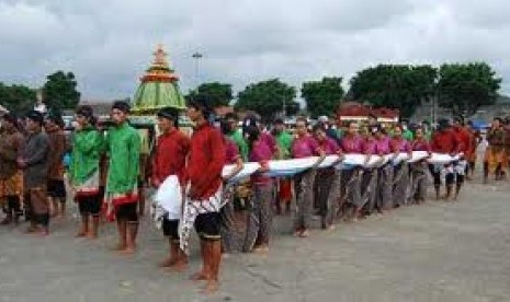 pagelaran seni dan budaya di alun-alun Keraton Yogyakarta