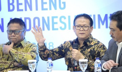 Pakar kelautan dan perikanan, Prof Rokhmin Dahuri menjadi nara sumber  diskusi terbatas “Bumi Seribu Benteng: Penyangga Kawasan Indonesia Timur” yang dilaksanakan Pemerintah Kota Baubau di Jakarta, Senin (3/12).  