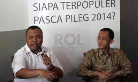 Pakar Komunikasi Politik Hendri Satrio (kiri), dan Pakar Strategi Kominokasi Ekoputro Adjiayanto saat diskusi politik 