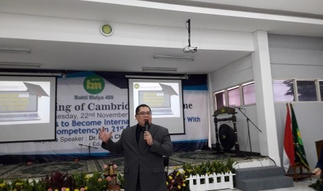 Pakar pendidikan millenium Dr Indra Charismiadji 