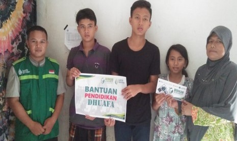 Paket bantuan pendidikan bagi Janda mualaf di Citayam Bogor