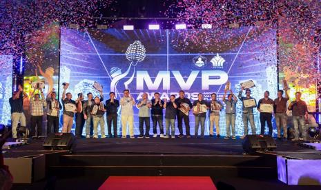 PalmCo Regional 1 menggelar ajang apresiasi bertajuk Most Valuable Planters (MVP) Award Tahun 2023, di lapangan kantor PTPN IV Regional 1 Medan, Sumatra Utara, Rabu (7/2/2024). MVP Awards 2023 ini jadi ajang apresiasi dari manajemen PalmCo Regional 1 yang khusus diberikan kepada karyawan pimpinan dan kebun/unit yang dianggap telah memberikan kontribusi terbaik bagi perusahaan. 