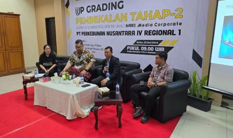 PalmCo Regional 1 menyelenggarakan kegiatan upgrading tahap kedua untuk para Humas atau Agent of Communication (AoC) dari distrik/kebun/unit pada Rabu, (22/5/2024). Acara ini menghadirkan sejumlah narasumber berkompeten, di antaranya Dr. Ribut Priadi, S.Sos, M.Ikom, Dini Sriwati, S.Sos, MM, Suratman Suras, sastrawan Sumut, dan Ir. Irwanta Sihombing, MM, Asisten Tanaman di Kebun Torgamba.