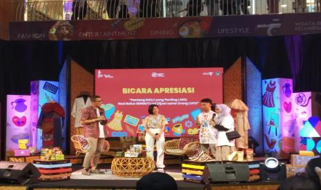 Pameran Apresiasi Kreasi Indonesia (AKI) Jambi Menparekraf talkshow Bersama Melati Sesilia (Entrepreneur, Ex JKT48). 