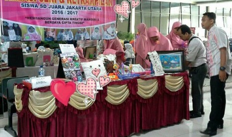  Pameran Kreasi  Seni & Ketrampilan di acara wisuda angkatan III SD Juara Jakarta Utara