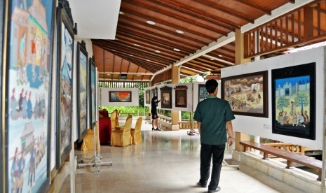 Pameran lukisan di Lorin Solo. 