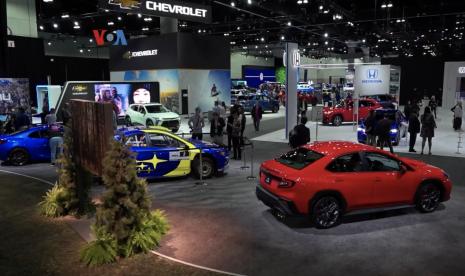 Pameran mobil Los Angeles Auto Show tahun ini berlangsung dengan penekanan pada unsur kemewahan, kecepatan, dan inovasi terbaru. 