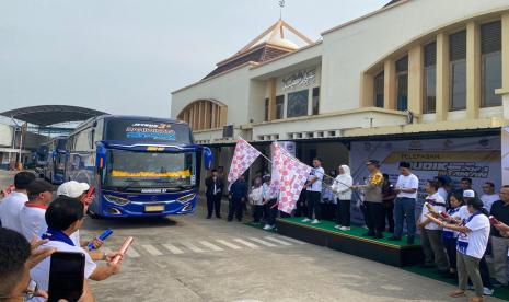 Panasonic Gobel kembali menggelar mudik gratis bagi ribuan pekerjanya agar bisa merayakan Lebaran bersama keluarga di kampung halaman. 