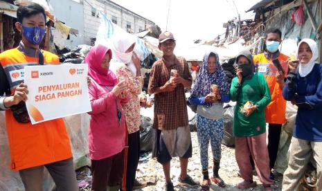 Pandemi masih belum berakhir, dampaknya masih dirasakan oleh semua masyarakat. Karena itu, Xiaomi Indonesia bersama Rumah Zakat menyalurkan bantuan Siaga Pangan untuk masyarakat Perkampungan Pemulung di Keputih dan Perkampungan 1001 Malam, Kelurahan Dupak, Kecamatan Krembangan.