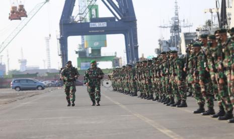 Pangdam III Siliwangi, Mayjen TNI Nugroho Budi Wiryanto menyambut kedatangan personel Satgas Yonif Raider 300/Braja Wijaya usai melaksanakan tugas Pamtas. 