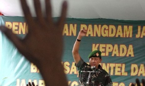 Pangdam Jaya Mayjen Agus Sutomo.