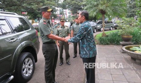 Pangdam Siliwangi, Mayor Jenderal TNI Doni Monardo beserta jajaran berkunjung ke Institut Teknologi Bandung  (ITB), Kamis (14/12).