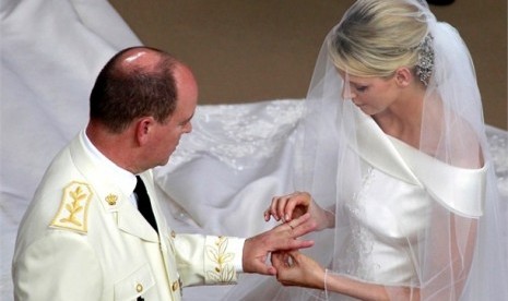 Pangeran Albert II saat menikahi Charlene Wittstock