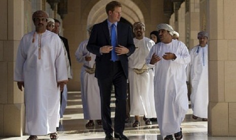 Pangeran Harry kunjungi Masjid di Oman