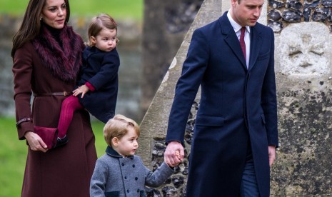 Pangeran William dan Kate Middleton serta anak-anaknya.