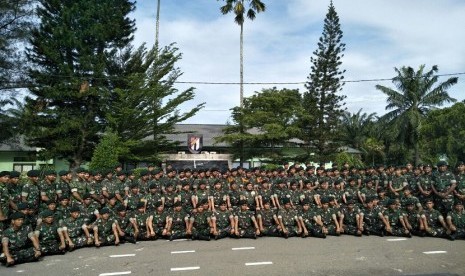 Pangkostrad Reuni Akbar Yonif Raider 100