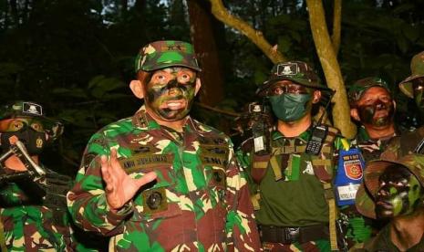 Panglima Divisi Infanteri (Pangdivif) 2/Kostrad Mayjen Andi Muhammad.