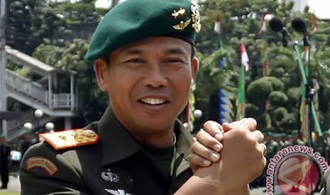 Panglima Komando Cadangan Strategis (Pangkostrad) TNI-AD, Letnan Jendral (Letjen) M Munir