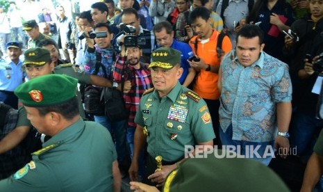 Panglima TNI Jederal TNI Gatot Nurmantyo hadir dalam Seminar Nasional Peningkatan Ketahanan bangsa Untuk Menjaga Keutuhan NKRI di Aula Kampus Unpad, Kota Bandung, Rabu (23/11).  