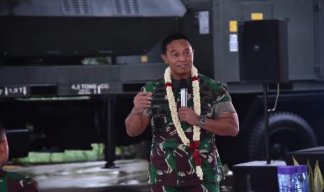 Panglima TNI Jenderal Andika Perkasa datang ke Lanud Husein Sastranegara sekaligus untuk memastikan proses perpindahan sementara satuan-satuan TNI AU. 