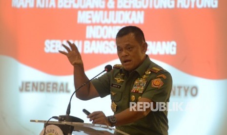  Panglima TNI Jenderal Gatot Nurmantyo berpidato di hari terakhir Rakernas II PP Dewan Masjid Indonesia (DMI), Jakarta, Rabu (7/12).