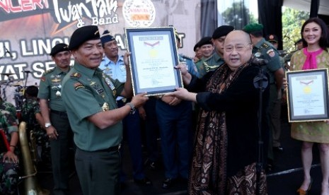 Panglima TNI Jenderal Moeldoko dan jaya Suprana