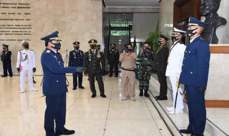 Panglima TNI Marsekal Hadi Tjahjanto di Mabes Cilangkap, Kamis (17/7).