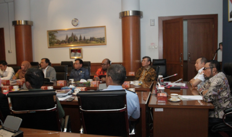 Panitia Perancang Undang-Undang (PPUU) DPD RI melakukan audiensi dengan Lembaga Ketahanan  Nasional(LEMHANAS) RI dipimpin Ketua PPUU DPD RI John Pieris dan Gubernur Lemhanas RI Letnan Jenderal TNI Agus Widjojo, membahas RUU tentang Wawasan Nusantara yang diinisiasi oleh DPD RI, di Gedung Lemhanas RI, Jakarta Pusat, Kamis, 27 Juni 2019.