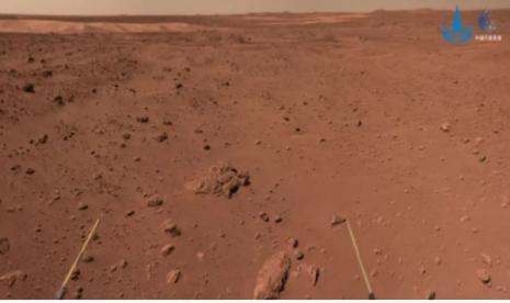 Panorama yang ditangkap oleh rover Zhurong sebelum masuki mode aman.