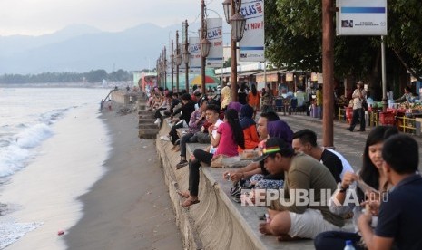 Pantai Ampenan, Lombok 