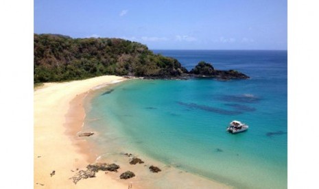 Pantai Baia do Sancho, Brazil