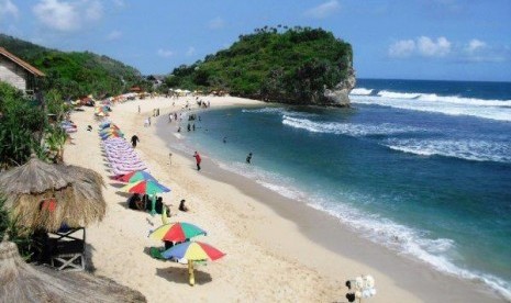 Pantai Indrayanti Gunung Kidul