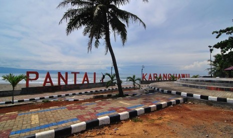 Pantai Karanghawu