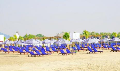 Klub Saudi Tambah Fasilitas di Pantai Khusus Wanita. Pantai khusus wanita di Alkhobar, Provinsi Timur, Arab Saudi yang dikelola 180 Beach Club.