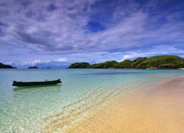 Pantai Kuta di Lombok Tengah, NTB, tak kalah indahnya dengan Pantai Kuta di Bali.