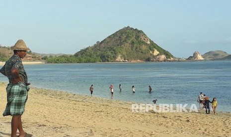 Pantai Kuta Mandalika di Lombok Tengah, NTB.